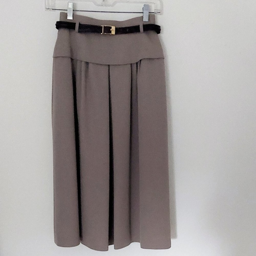 Louis Feraud Taupe Skirt size 36/4